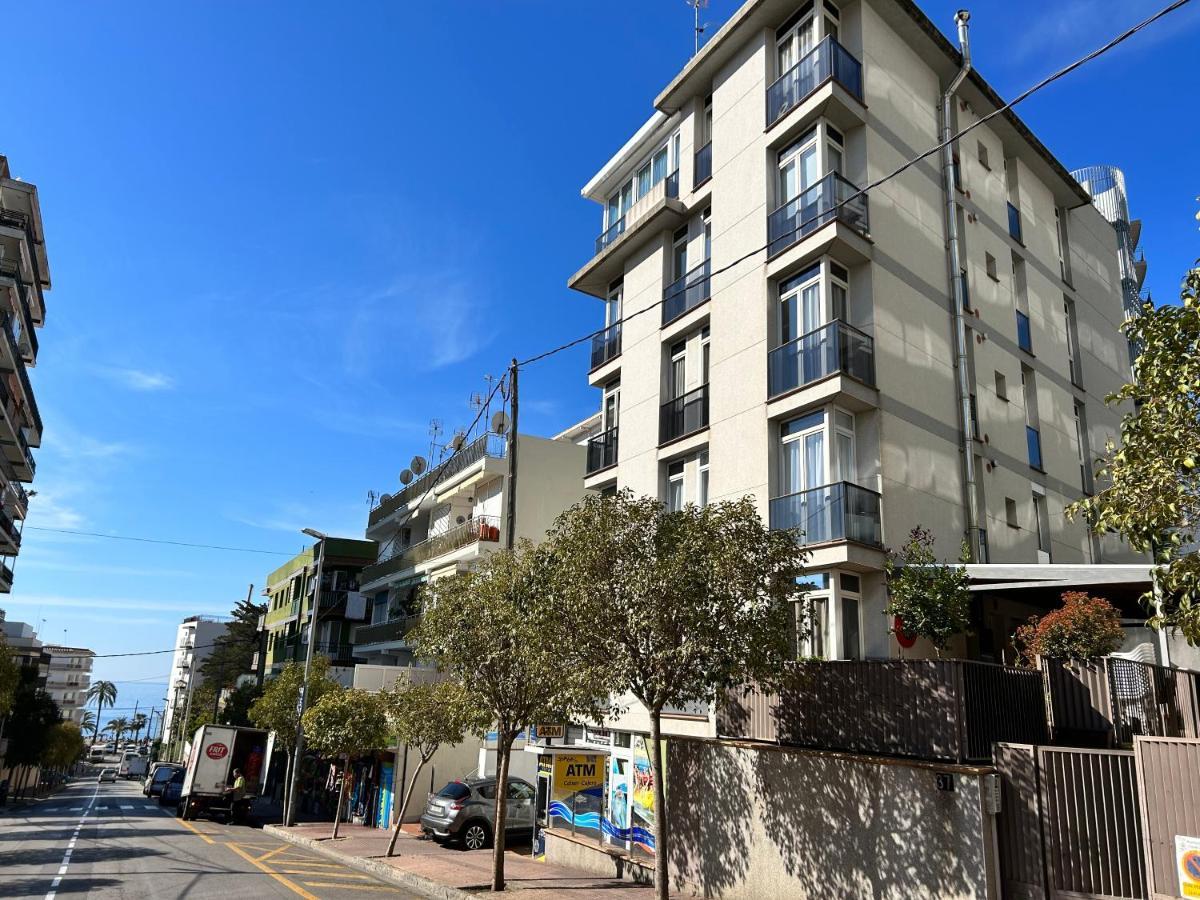 Apartaments Superiors Mtb Only Couples يوريت دي مار المظهر الخارجي الصورة