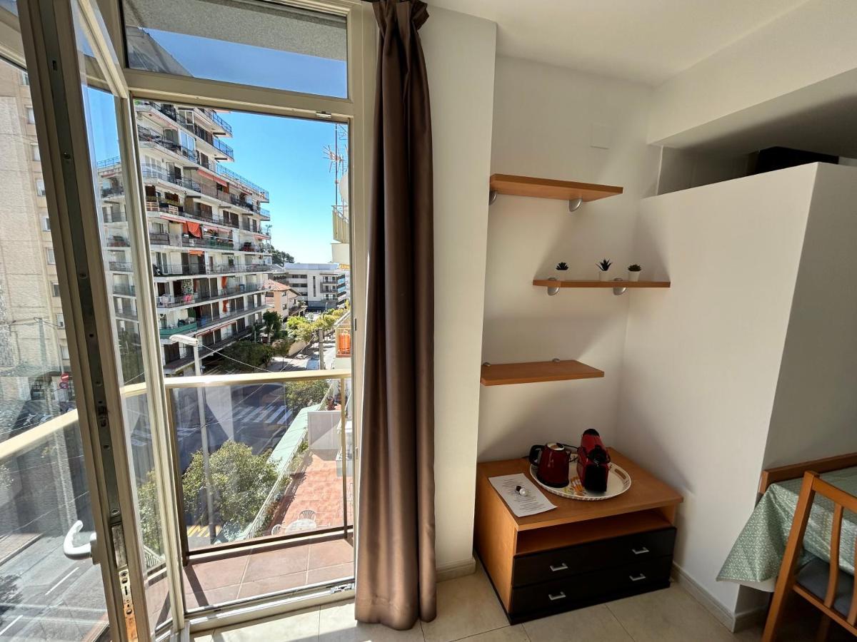 Apartaments Superiors Mtb Only Couples يوريت دي مار المظهر الخارجي الصورة
