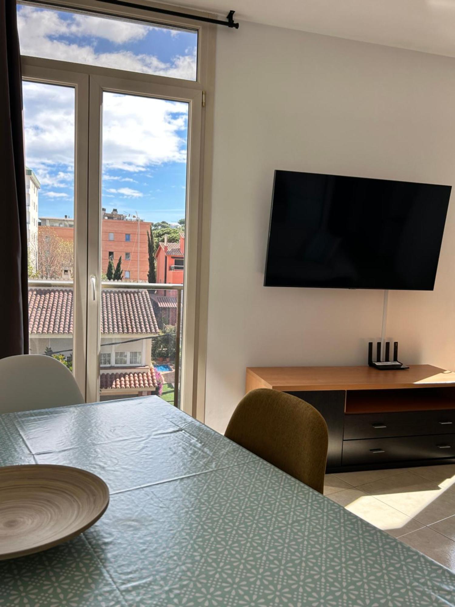 Apartaments Superiors Mtb Only Couples يوريت دي مار المظهر الخارجي الصورة